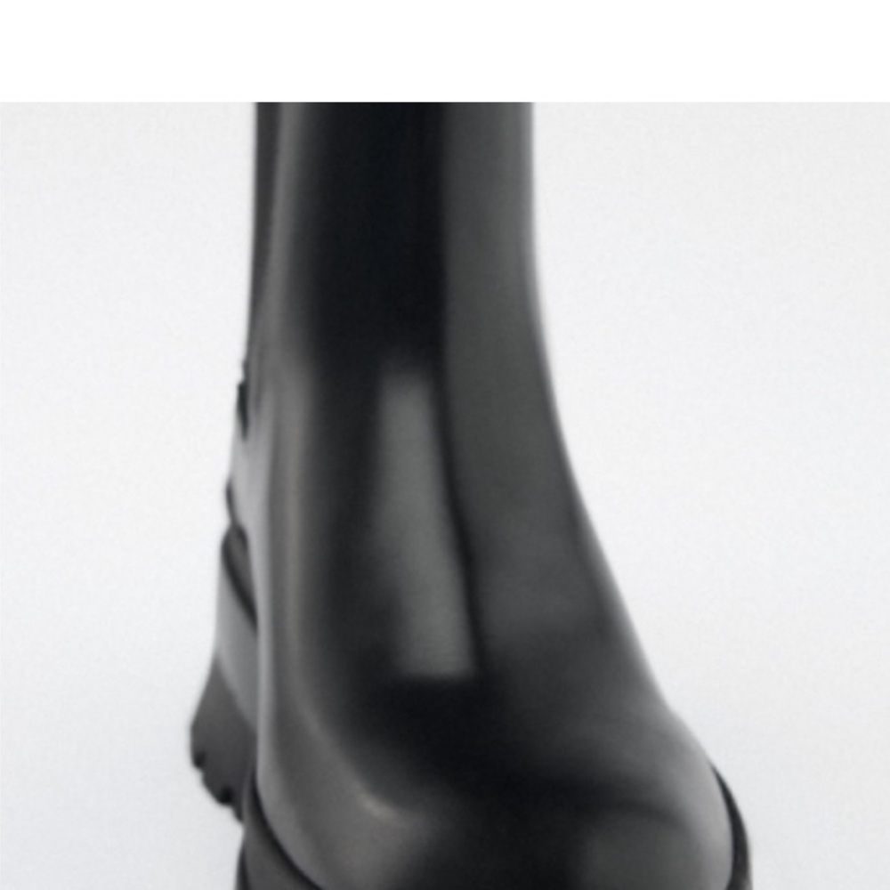 Zara chunky ankle booties some scuffs no rips or tears 
38. - Picture 5 of 13